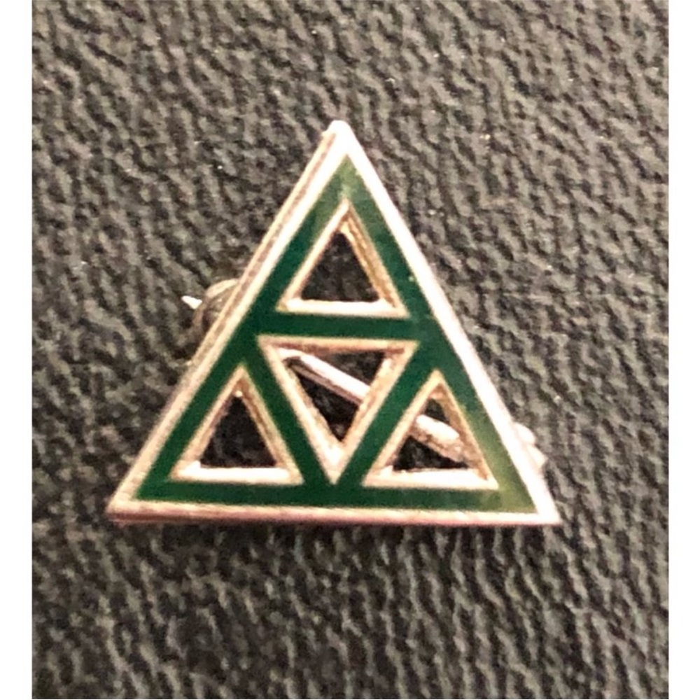 Tridelta Sorority Green/Silver New Member Pin